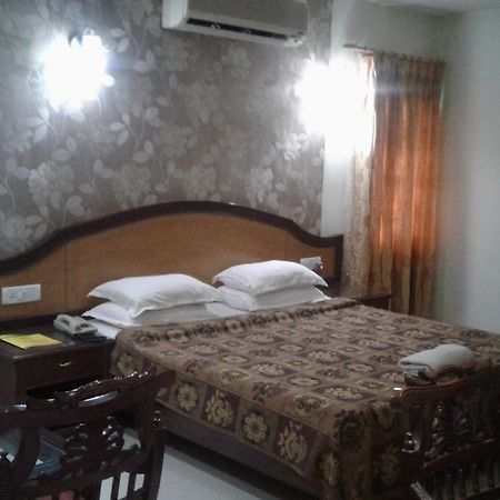 Celebration Hotel And Resort Rewa Exterior foto